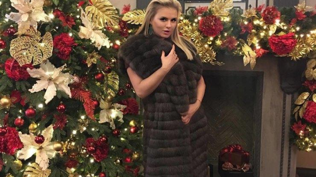 Анна Семенович худеет к Новому году на курице, рыбе и кабачках