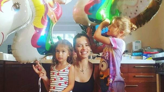 Адриана Лима устроила дочке вечеринку с единорогами