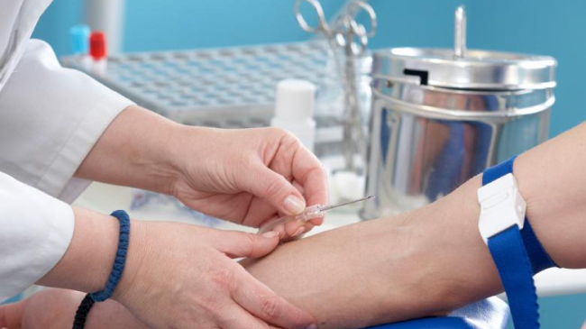 Cum ar trebui o femeie să se pregătească corect pentru analiza de sânge?