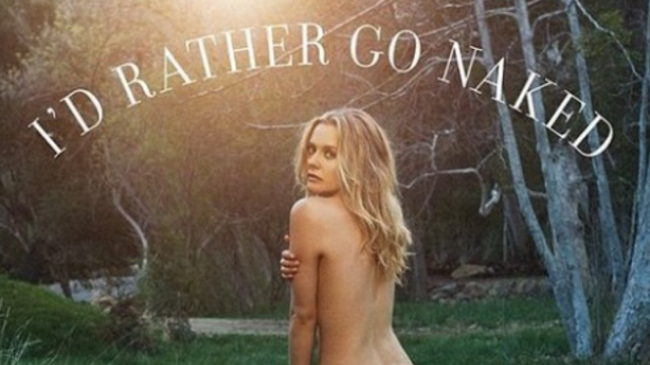 Алисия Сильверстоун разделась ради борьбы с ношением шерсти