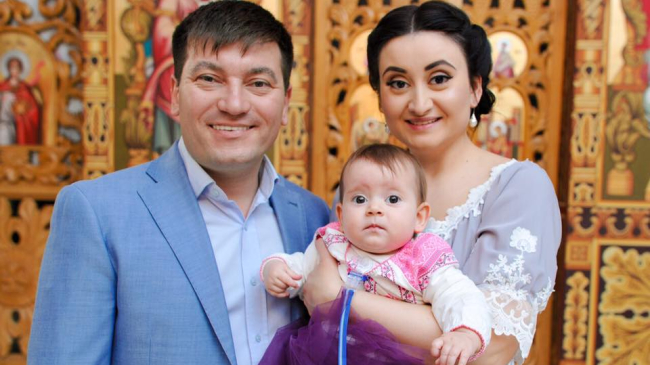 Costi Burlacu i-a dedicat o piesă fetiței sale, Ioana: „Dragostea să ardă fără să-ți rănească inima, copila mea”