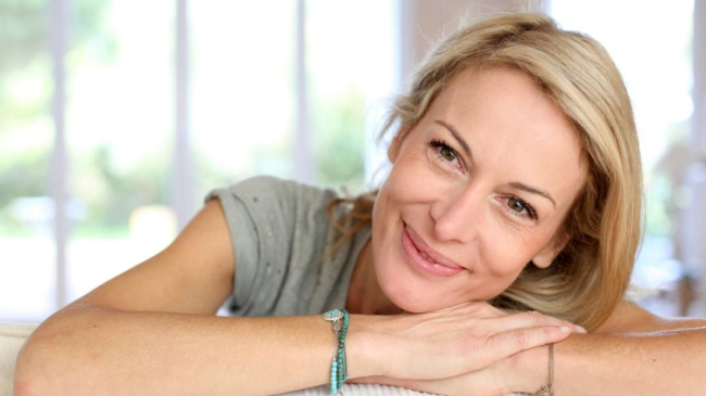 8 greşeli din cauza cărora arătaţi mai în vârstă: evitaţi-le!