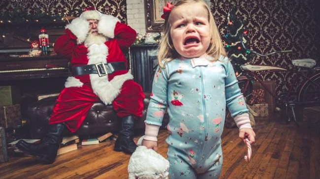 Американский фотограф показал реакцию детей на Санта-Клауса