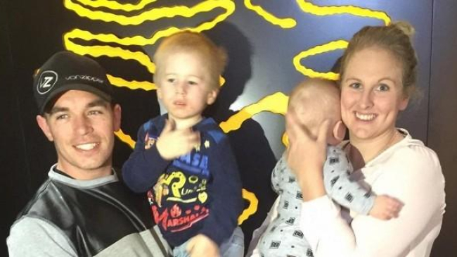 Папа из Австралии взорвал интернет постами об отношении к жене и сыну