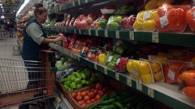 Cum sunt pregătite bucatele din supermaketurile Capitalei. Secrete dezgustătoare