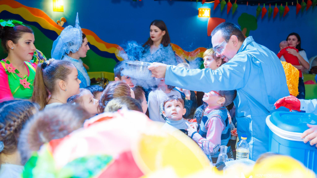 Новый год в научном стиле — незабываемый праздник