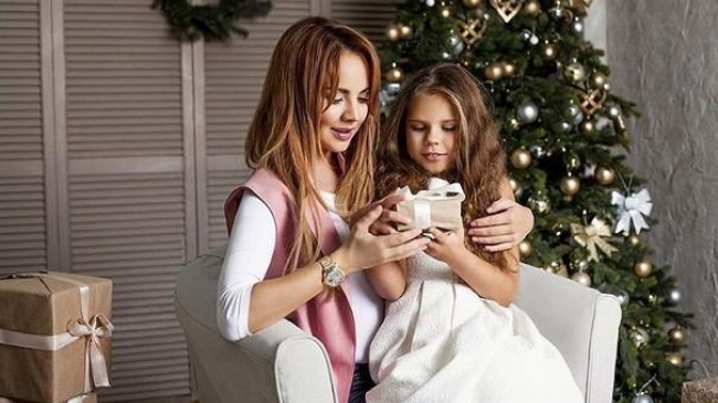 Певица МакSим сожалеет, что дочки не похожи на нее