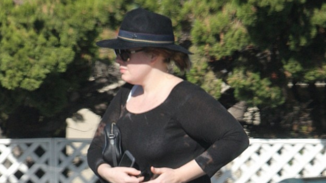 Nunta secreta este un trend printre vedete! Adele si-a surprins fanii la ultima aparitie