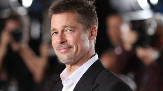 Брэд Питт встретился с детьми в Рождество и передал им подарки