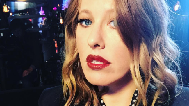 Поклонники пришли в восторг от пышного декольте Ксении Собчак