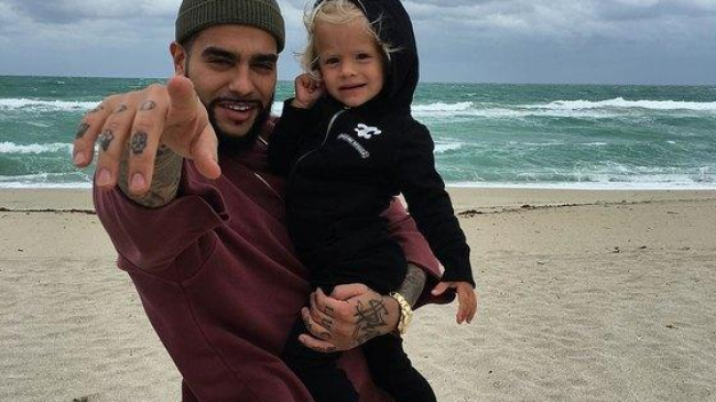 Тимати стал ведущим «Спокойной ночи, малыши!» ради дочери