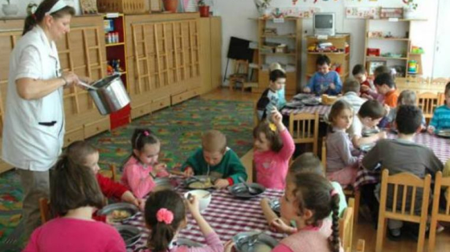 În ce condiții și cum sînt hrăniți copiii în grădinițele private