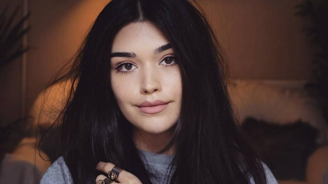 O tânără din Călărași e beauty vloggeriță de succes în Marea Britanie!