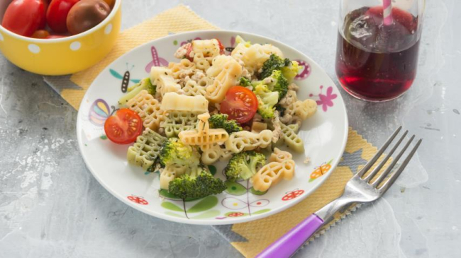 Paste cu sos de carne și broccoli