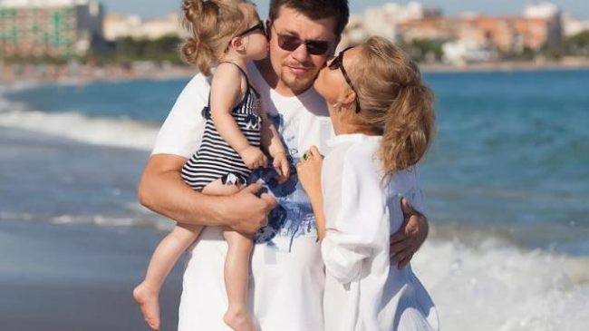 Поклонники обсуждают фото подросшей дочки Харламова и Асмус