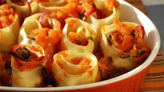 Rulade din lasagna cu umplutură de cașcaval