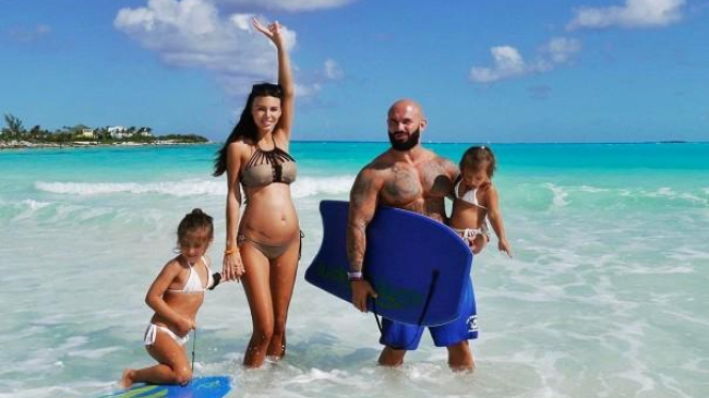 Жена Джигана не знает, как воспитывать третьего ребенка