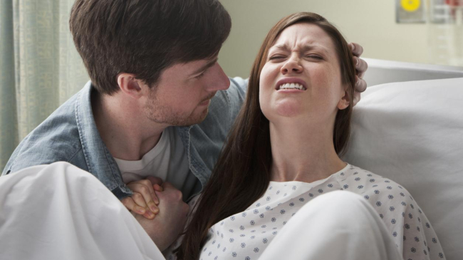 Nașterea în film și în realitate: 6 deosebiri