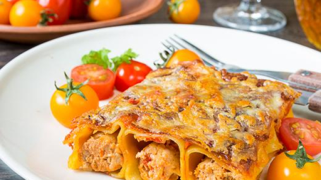 Cannelloni cu umplutură de carne și frișcă