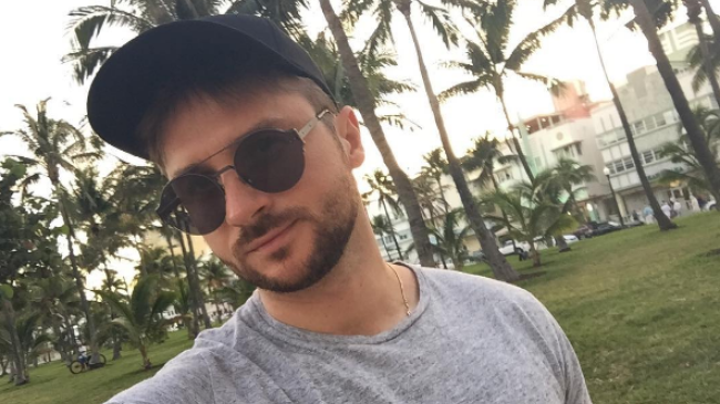 Сергей Лазарев растрогал поклонников фотографией с маленьким сыном