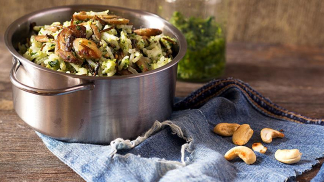 Orez cu champignion și pesto