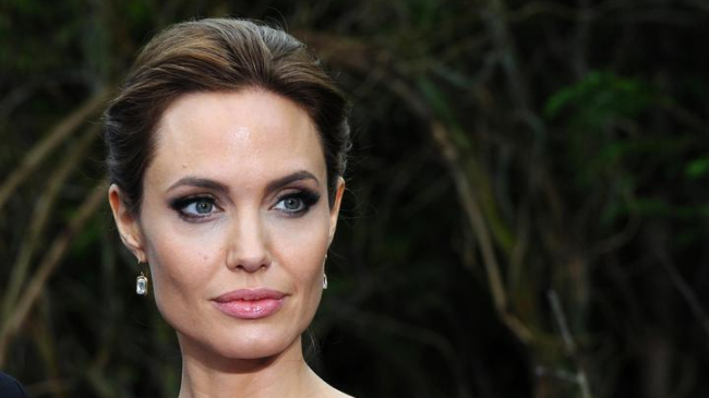 Анджелина Джоли потребовала от Брэда Питта $100 тысяч ежемесячно