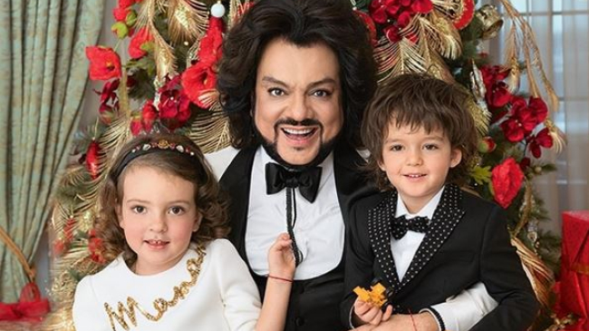 Филипп Киркоров посмеялся над фотографией «подросших детей»