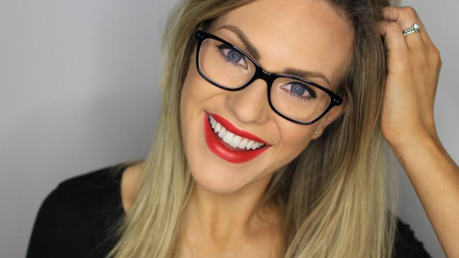 Избегайте ошибок при макияже с очками