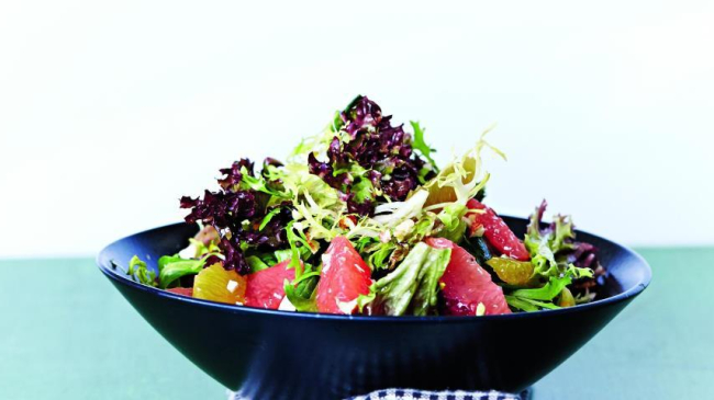 Postul Mare 2017: Salată cu citrice, migdale și nuci caju