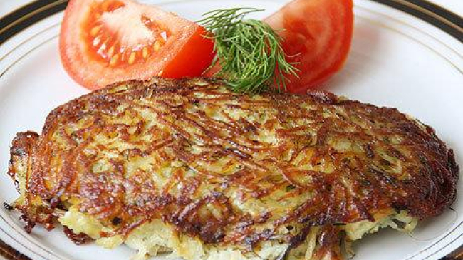 Piept de pui pe pat de cartofi