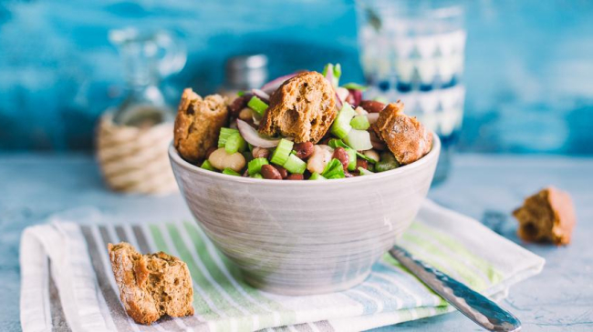 Salată de post cu fasole