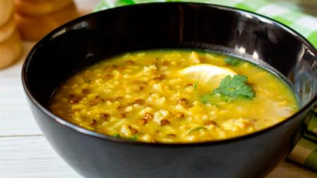 Supă de lămâie cu linte și orez