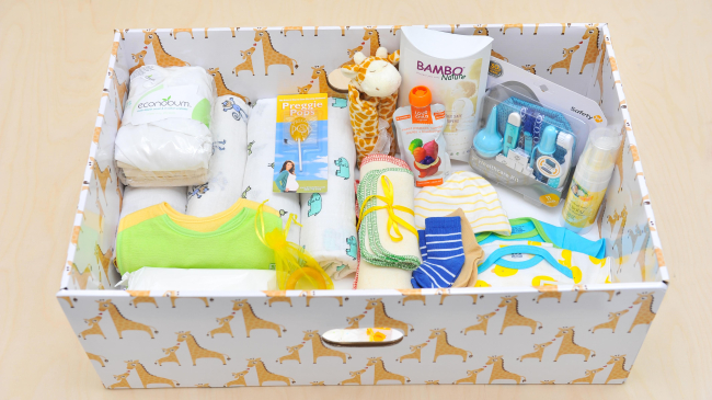 Американским родителям выдают коробки для младенцев