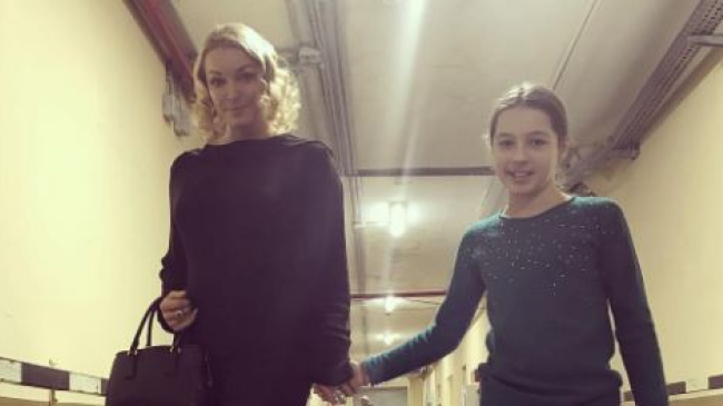 11-летняя дочь Анастасии Волочковой подражает звездной маме в своем видеоблоге