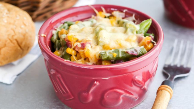 Ghiveci cu porumb, fasole verde și chimen