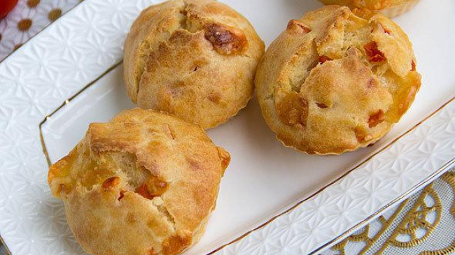 Muffins cu roșii și mozzarella