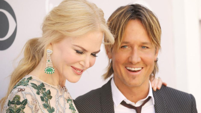 Кит Урбан и Николь Кидман поделились редким фото дочерей