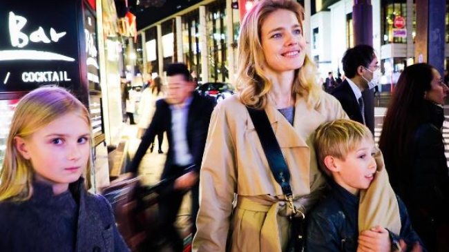 Наталья Водянова делится семейными снимками с отдыха в Японии