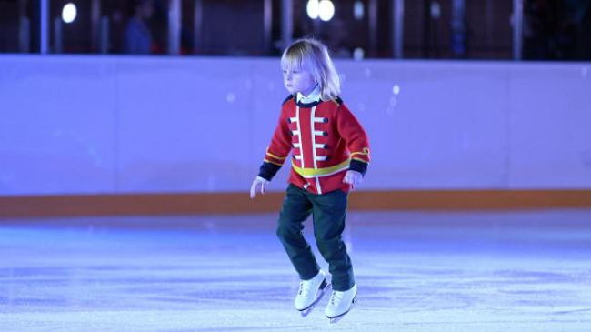 Четырехлетний сын Евгения Плющенко сплясал «Калинку» на льду