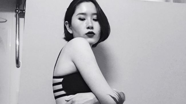 Пост дочери президента Киргизии о грудном вскармливании вызвал скандал