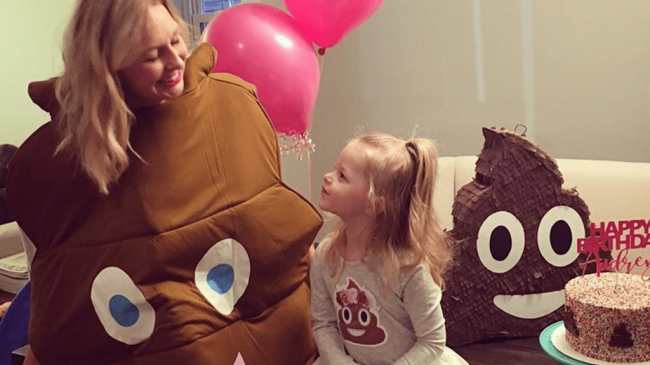 Девочка уговорила родителей устроить ей какашечный день рождения