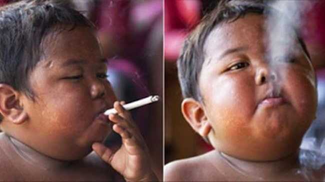 Cum arată copilul care la doi ani fuma 40 de țigări pe zi?