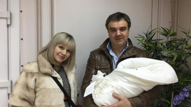 В семье Натали все «готовы передраться» за новорожденного сына певицы