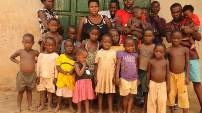 La 37 de ani are 38 de copii