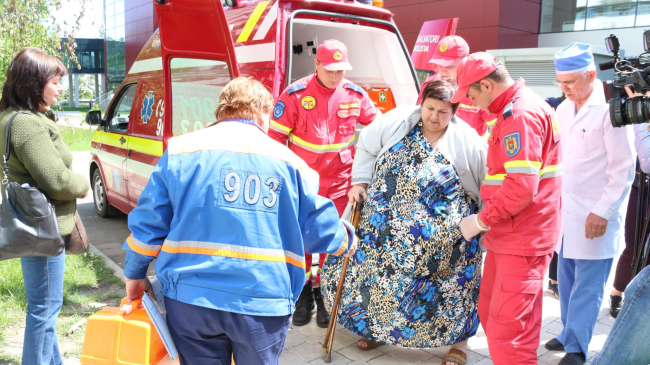 O femeie de 320 kg, internată la Spitalul Republican
