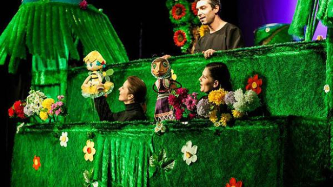 Teatrele românești se vor aduna „Sub căciula lui Guguţă” la Chișinău