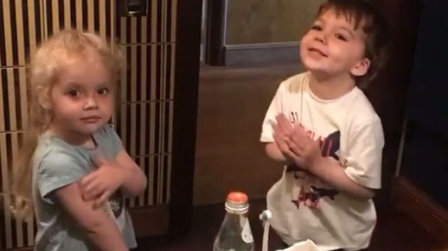 Дети Максима Галкина заявили, что не будут бриться, когда вырастут