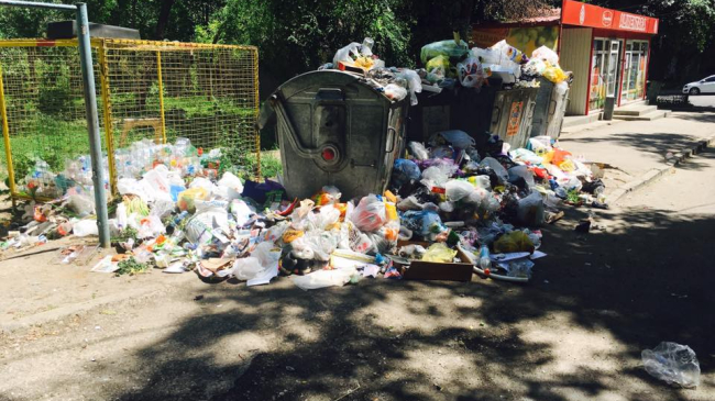 De ce nu a fost evacuat gunoiul de câteva zile în Chișinău