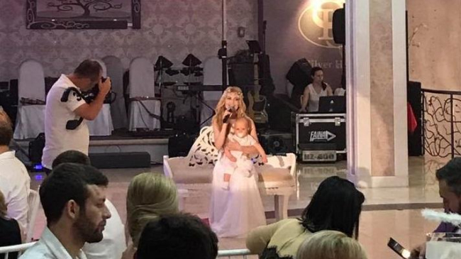 Piesa emoționantă cântată de Mariana Mihăilă la cumetria fiului