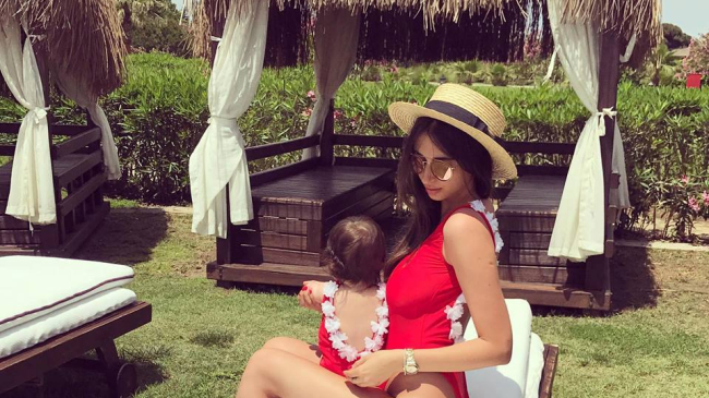 O nouă tendință în materie de fashion! Elena Bivol prezintă costumele de baie mamă-fiică